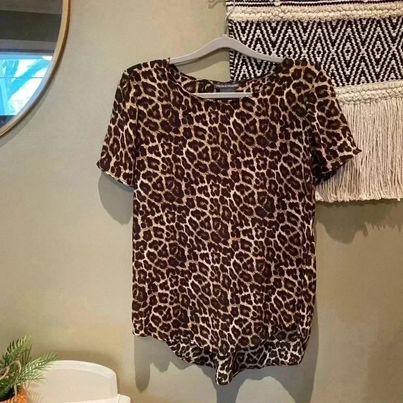 CHELSEA AND THEODORE CHEETAH LEOPARD PRINT TOP S - Picture 1 of 4